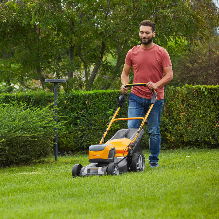 STIGA Akku-Rasenmäher COLLECTOR 548 S AE Kit